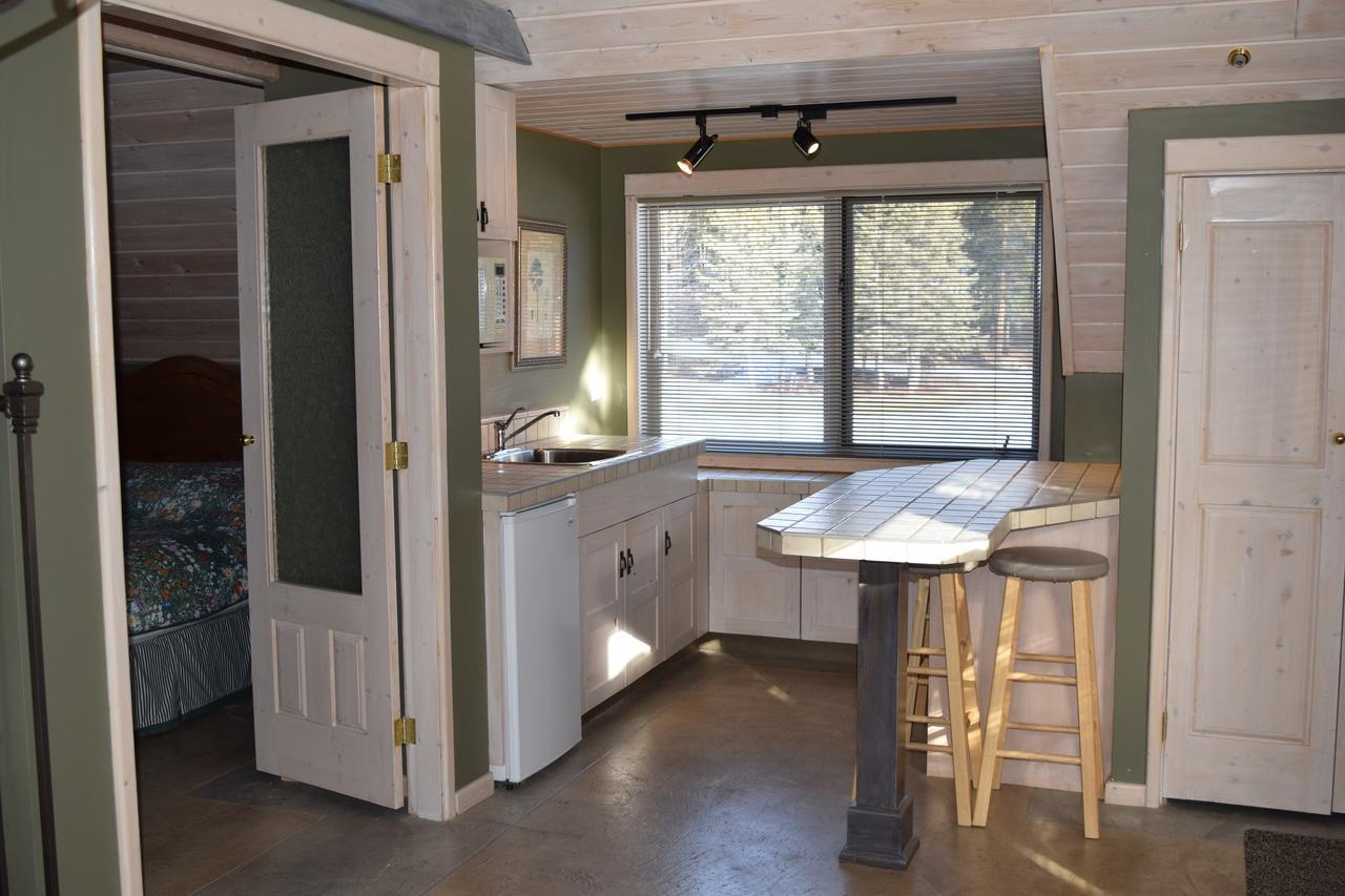 Retreat Wilderness Inn Nimpo Lake Extérieur photo